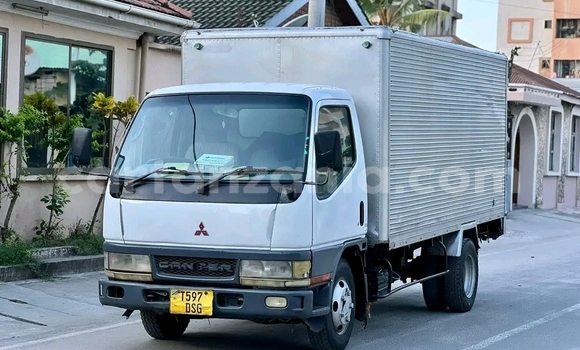Buy Used Mitsubishi Town Box White Car in Dar es Salaam in Dar es Salaam