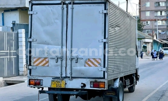 Buy Used Mitsubishi Town Box White Car in Dar es Salaam in Dar es Salaam Buy Used Mitsubishi Town Box White Car in Dar es Salaam in Dar es Salaam