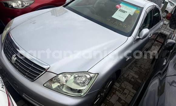 Buy Used Toyota Crown Silver Car in Dar es Salaam in Dar es Salaam