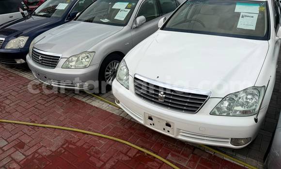 Nunua Ilio tumika Toyota Crown Fedha Gari ndani ya Dar es Salaam nchini Dar es Salaam Nunua Ilio tumika Toyota Crown Fedha Gari ndani ya Dar es Salaam nchini Dar es Salaam