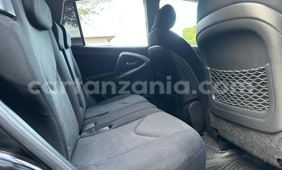 Nunua Ilio tumika Toyota RAV4 Nyeusi Gari ndani ya Dar es Salaam nchini Dar es Salaam Nunua Ilio tumika Toyota RAV4 Nyeusi Gari ndani ya Dar es Salaam nchini Dar es Salaam