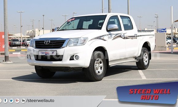 Nunua Imported Toyota Hilux Nyeupe Gari ndani ya Import - Dubai nchini Arusha Nunua Imported Toyota Hilux Nyeupe Gari ndani ya Import - Dubai nchini Arusha