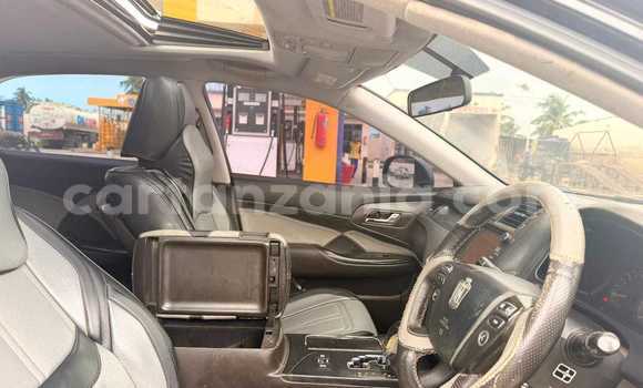 Nunua Ilio tumika Toyota Crown Nyeusi Gari ndani ya Dar es Salaam nchini Dar es Salaam Nunua Ilio tumika Toyota Crown Nyeusi Gari ndani ya Dar es Salaam nchini Dar es Salaam