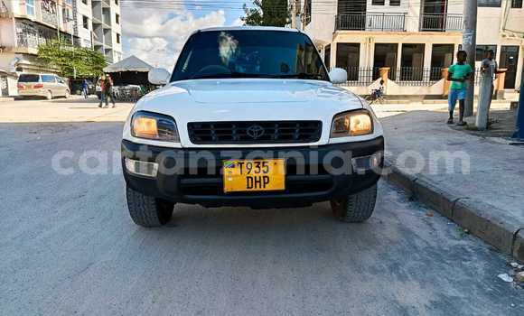 Nunua Ilio tumika Toyota RAV4 Nyeupe Gari ndani ya Dar es Salaam nchini Dar es Salaam Nunua Ilio tumika Toyota RAV4 Nyeupe Gari ndani ya Dar es Salaam nchini Dar es Salaam