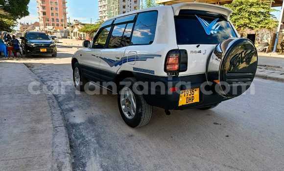 Nunua Ilio tumika Toyota RAV4 Nyeupe Gari ndani ya Dar es Salaam nchini Dar es Salaam Nunua Ilio tumika Toyota RAV4 Nyeupe Gari ndani ya Dar es Salaam nchini Dar es Salaam