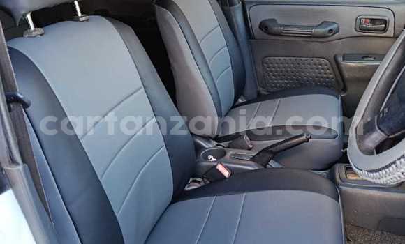 Nunua Ilio tumika Toyota RAV4 Nyeupe Gari ndani ya Dar es Salaam nchini Dar es Salaam Nunua Ilio tumika Toyota RAV4 Nyeupe Gari ndani ya Dar es Salaam nchini Dar es Salaam