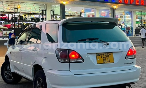 Nunua Ilio tumika Toyota Harrier Nyeupe Gari ndani ya Dar es Salaam nchini Dar es Salaam Nunua Ilio tumika Toyota Harrier Nyeupe Gari ndani ya Dar es Salaam nchini Dar es Salaam