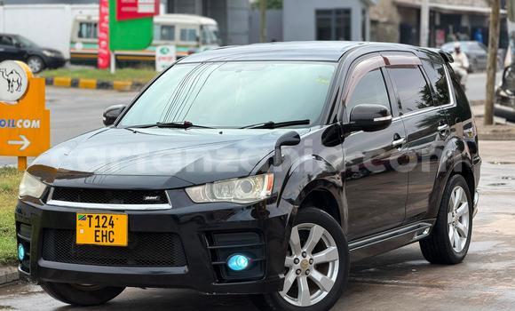 Nunua Ilio tumika Mitsubishi Outlander Nyeusi Gari ndani ya Dar es Salaam nchini Dar es Salaam