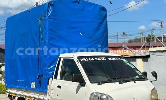 Buy Used Toyota LITEACE White Truck in Dar es Salaam in Dar es Salaam