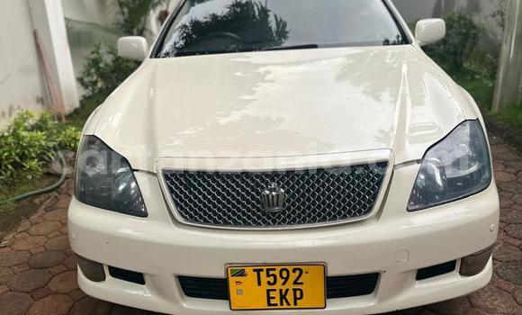 Buy Used Toyota Crown White Car in Dar es Salaam in Dar es Salaam Buy Used Toyota Crown White Car in Dar es Salaam in Dar es Salaam
