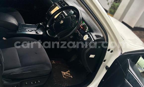 Buy Used Toyota Crown White Car in Dar es Salaam in Dar es Salaam Buy Used Toyota Crown White Car in Dar es Salaam in Dar es Salaam