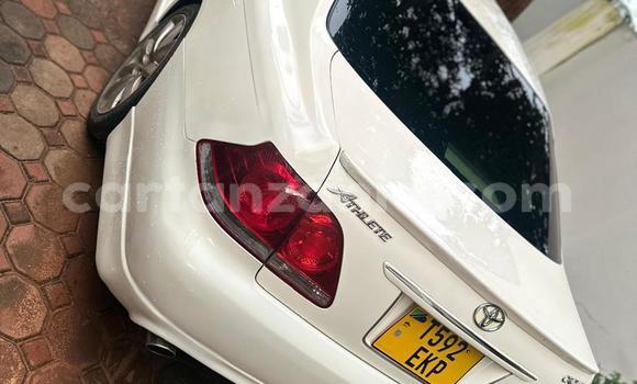 Buy Used Toyota Crown White Car in Dar es Salaam in Dar es Salaam Buy Used Toyota Crown White Car in Dar es Salaam in Dar es Salaam