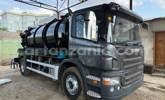 Nunua Mpya Scania 113–320 Nyeusi Lori ndani ya Dar es Salaam nchini Dar es Salaam Nunua Mpya Scania 113–320 Nyeusi Lori ndani ya Dar es Salaam nchini Dar es Salaam