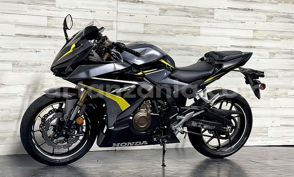 Nunua Ilio tumika Honda CBR Fedha Bike ndani ya Uyui nchini Tabora Nunua Ilio tumika Honda CBR Fedha Bike ndani ya Uyui nchini Tabora