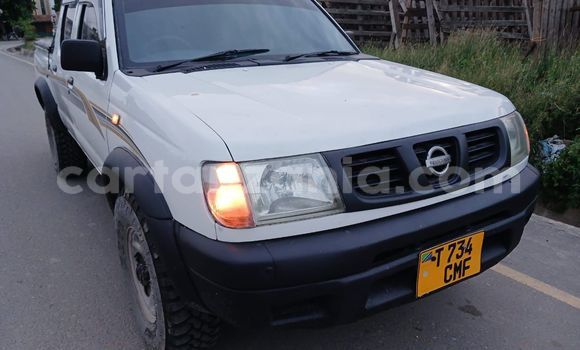 Buy Used Nissan Hardbody White Car in Dar es Salaam in Dar es Salaam