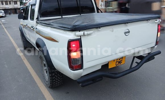 Nunua Ilio tumika Nissan Hardbody Nyeupe Gari ndani ya Dar es Salaam nchini Dar es Salaam Nunua Ilio tumika Nissan Hardbody Nyeupe Gari ndani ya Dar es Salaam nchini Dar es Salaam