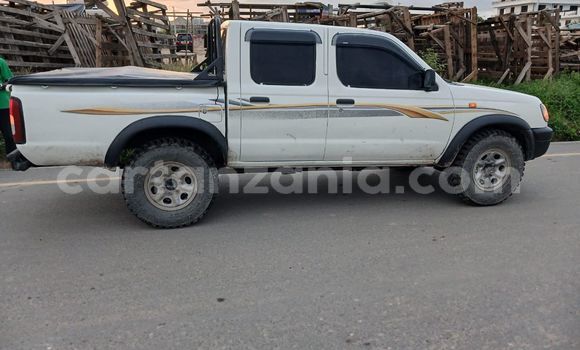 Nunua Ilio tumika Nissan Hardbody Nyeupe Gari ndani ya Dar es Salaam nchini Dar es Salaam Nunua Ilio tumika Nissan Hardbody Nyeupe Gari ndani ya Dar es Salaam nchini Dar es Salaam