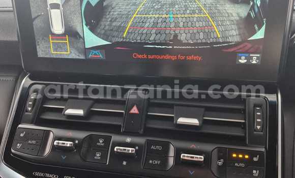 Buy Import Toyota Land Cruiser White Car in Dar es Salaam in Dar es Salaam Buy Import Toyota Land Cruiser White Car in Dar es Salaam in Dar es Salaam