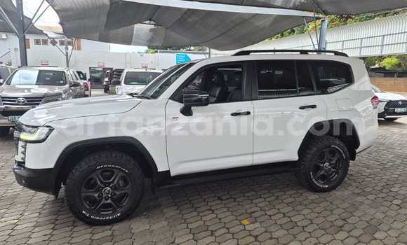 Buy Import Toyota Land Cruiser White Car in Dar es Salaam in Dar es Salaam Buy Import Toyota Land Cruiser White Car in Dar es Salaam in Dar es Salaam