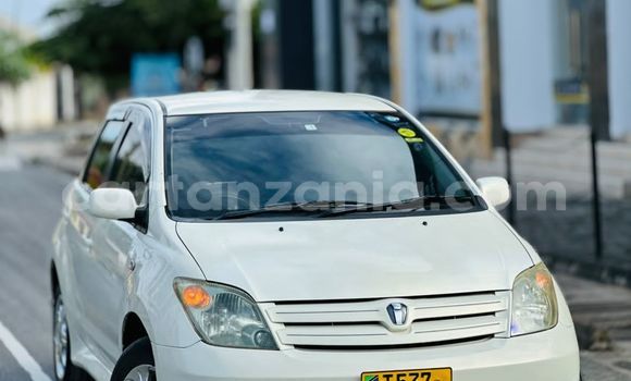 Buy Used Toyota IST White Car in Dar es Salaam in Dar es Salaam Buy Used Toyota IST White Car in Dar es Salaam in Dar es Salaam