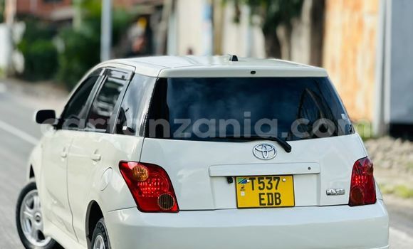 Buy Used Toyota IST White Car in Dar es Salaam in Dar es Salaam Buy Used Toyota IST White Car in Dar es Salaam in Dar es Salaam