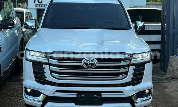 Buy Used Toyota Land Cruiser White Car in Dar es Salaam in Dar es Salaam