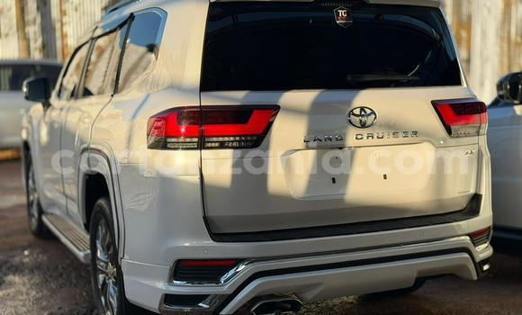 Buy Used Toyota Land Cruiser White Car in Dar es Salaam in Dar es Salaam Buy Used Toyota Land Cruiser White Car in Dar es Salaam in Dar es Salaam