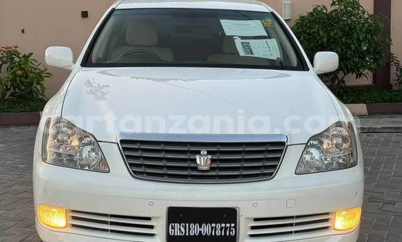 Nunua Imported Toyota Crown Nyeupe Gari ndani ya Dar es Salaam nchini Dar es Salaam Nunua Imported Toyota Crown Nyeupe Gari ndani ya Dar es Salaam nchini Dar es Salaam