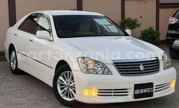 Nunua Imported Toyota Crown Nyeupe Gari ndani ya Dar es Salaam nchini Dar es Salaam Nunua Imported Toyota Crown Nyeupe Gari ndani ya Dar es Salaam nchini Dar es Salaam