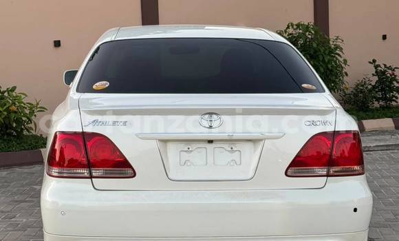 Nunua Imported Toyota Crown Nyeupe Gari ndani ya Dar es Salaam nchini Dar es Salaam Nunua Imported Toyota Crown Nyeupe Gari ndani ya Dar es Salaam nchini Dar es Salaam
