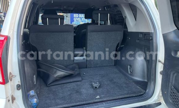 Buy Used Toyota RAV4 White Car in Dar es Salaam in Dar es Salaam Buy Used Toyota RAV4 White Car in Dar es Salaam in Dar es Salaam