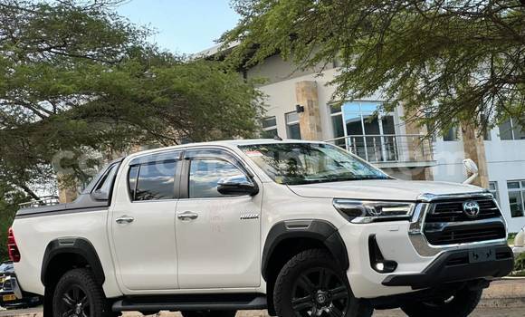 Nunua Imported Toyota Hiluxe Revo Nyeupe Gari ndani ya Dar es Salaam nchini Dar es Salaam Nunua Imported Toyota Hiluxe Revo Nyeupe Gari ndani ya Dar es Salaam nchini Dar es Salaam