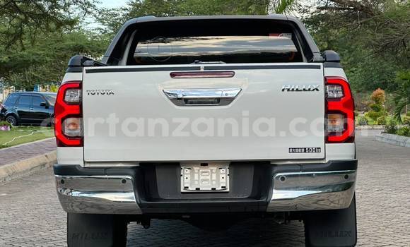 Nunua Imported Toyota Hiluxe Revo Nyeupe Gari ndani ya Dar es Salaam nchini Dar es Salaam Nunua Imported Toyota Hiluxe Revo Nyeupe Gari ndani ya Dar es Salaam nchini Dar es Salaam