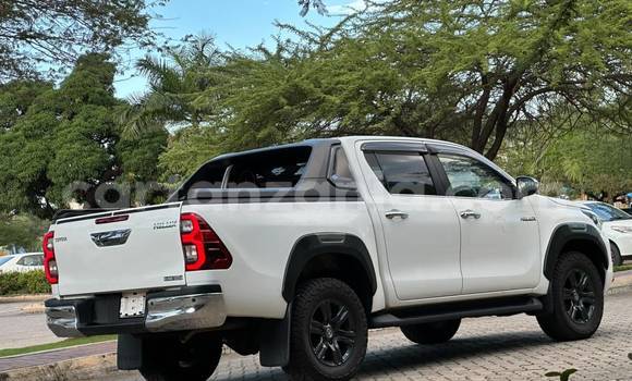 Nunua Imported Toyota Hiluxe Revo Nyeupe Gari ndani ya Dar es Salaam nchini Dar es Salaam Nunua Imported Toyota Hiluxe Revo Nyeupe Gari ndani ya Dar es Salaam nchini Dar es Salaam