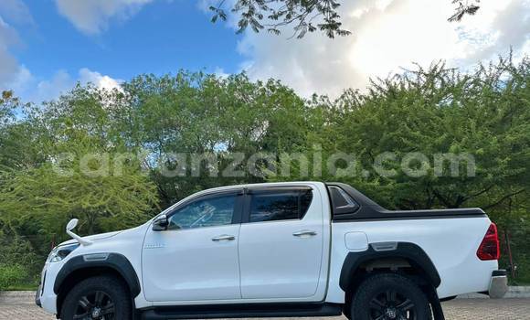 Nunua Imported Toyota Hiluxe Revo Nyeupe Gari ndani ya Dar es Salaam nchini Dar es Salaam Nunua Imported Toyota Hiluxe Revo Nyeupe Gari ndani ya Dar es Salaam nchini Dar es Salaam