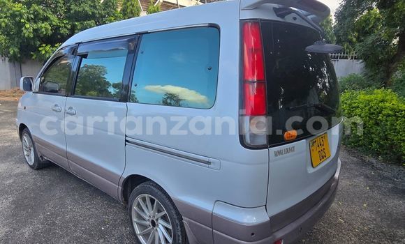 Buy Used Toyota Noah White Car in Dar es Salaam in Dar es Salaam Buy Used Toyota Noah White Car in Dar es Salaam in Dar es Salaam