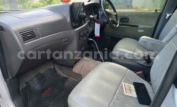 Buy Used Toyota Noah White Car in Dar es Salaam in Dar es Salaam Buy Used Toyota Noah White Car in Dar es Salaam in Dar es Salaam