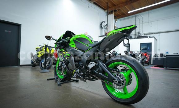 Buy Used Kawasaki Ninja ZX-10R Green Bike in Dar es Salaam in Dar es Salaam Buy Used Kawasaki Ninja ZX-10R Green Bike in Dar es Salaam in Dar es Salaam