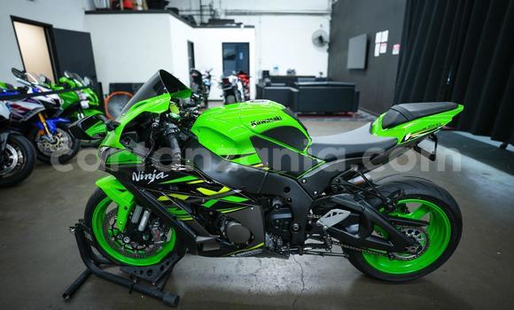 Buy Used Kawasaki Ninja ZX-10R Green Bike in Dar es Salaam in Dar es Salaam Buy Used Kawasaki Ninja ZX-10R Green Bike in Dar es Salaam in Dar es Salaam