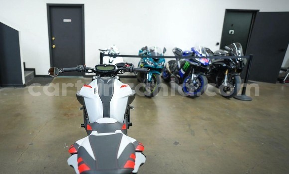 Buy Used Yamaha MT Beige Bike in Dar es Salaam in Dar es Salaam Buy Used Yamaha MT Beige Bike in Dar es Salaam in Dar es Salaam