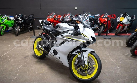 Nunua Ilio tumika Yamaha YZF Beige Bike ndani ya Dar es Salaam nchini Dar es Salaam Nunua Ilio tumika Yamaha YZF Beige Bike ndani ya Dar es Salaam nchini Dar es Salaam