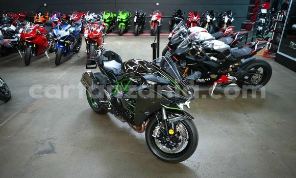 Buy Used Kawasaki Ninja Beige Bike in Dar es Salaam in Dar es Salaam