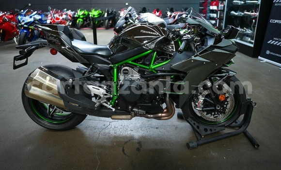 Buy Used Kawasaki Ninja Beige Bike in Dar es Salaam in Dar es Salaam Buy Used Kawasaki Ninja Beige Bike in Dar es Salaam in Dar es Salaam