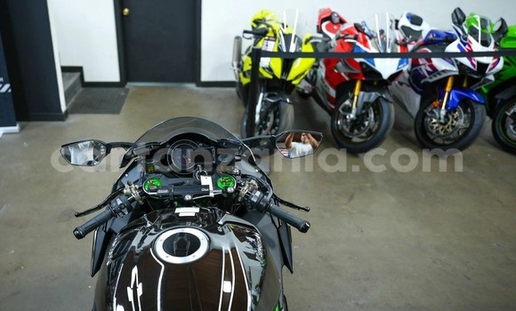 Buy Used Kawasaki Ninja Beige Bike in Dar es Salaam in Dar es Salaam Buy Used Kawasaki Ninja Beige Bike in Dar es Salaam in Dar es Salaam