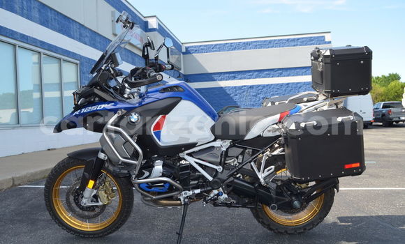 Buy Used BMW R 1200 Beige Bike in Tanga in Tanga Buy Used BMW R 1200 Beige Bike in Tanga in Tanga