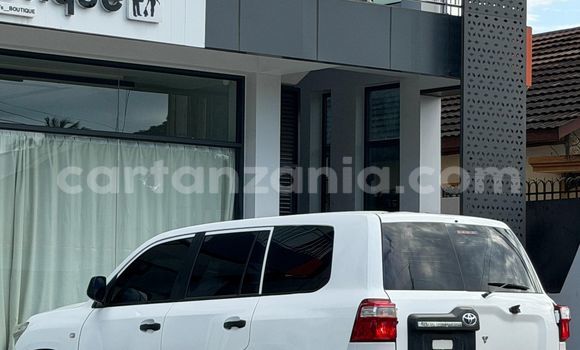 Nunua Ilio tumika Toyota Land Cruiser Nyeupe Gari ndani ya Dar es Salaam nchini Dar es Salaam Nunua Ilio tumika Toyota Land Cruiser Nyeupe Gari ndani ya Dar es Salaam nchini Dar es Salaam