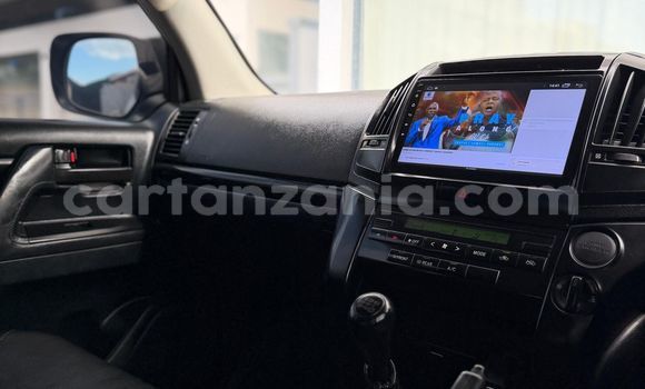 Nunua Ilio tumika Toyota Land Cruiser Nyeupe Gari ndani ya Dar es Salaam nchini Dar es Salaam Nunua Ilio tumika Toyota Land Cruiser Nyeupe Gari ndani ya Dar es Salaam nchini Dar es Salaam