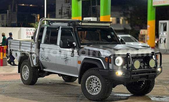 Buy Import Toyota Land Cruiser Silver Car in Dar es Salaam in Dar es Salaam Buy Import Toyota Land Cruiser Silver Car in Dar es Salaam in Dar es Salaam