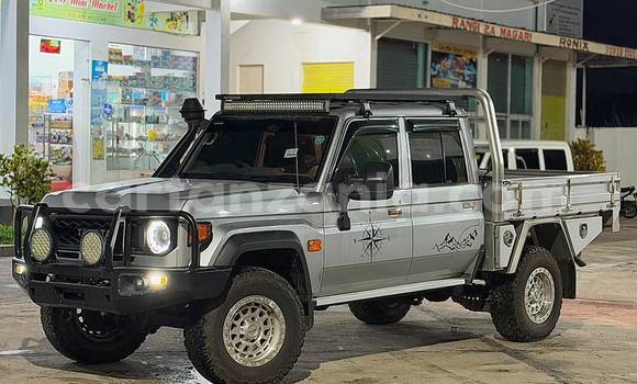 Buy Import Toyota Land Cruiser Silver Car in Dar es Salaam in Dar es Salaam Buy Import Toyota Land Cruiser Silver Car in Dar es Salaam in Dar es Salaam