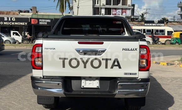Buy Import Toyota Hilux White Car in Dar es Salaam in Dar es Salaam Buy Import Toyota Hilux White Car in Dar es Salaam in Dar es Salaam